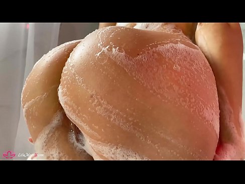❤️ Brunette වයිබ්‍රේටරය සමඟින් පුසි ස්වයං වින්දනයේ යෙදී ස්නානය කිරීමේදී දැඩි ලෙස සුරාන්තයට පත් කරයි ❤️  ලිංගිකත්වය අප වෙත  ❤